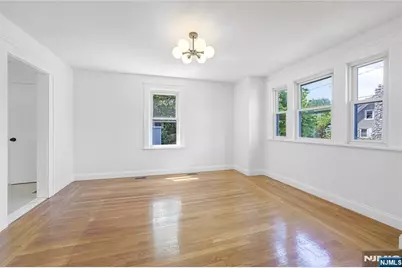 135 E Linden Avenue, Dumont, NJ 07628 - Photo 14