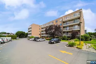 38 Moonachie Road 402, Hackensack, NJ 07601 - Photo 2