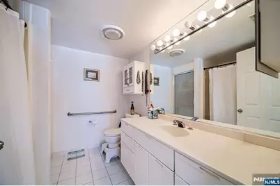 38 Moonachie Road 402 #402, Hackensack, NJ 07601 - Photo 16