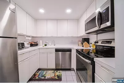 38 Moonachie Road 402 #402, Hackensack, NJ 07601 - Photo 24