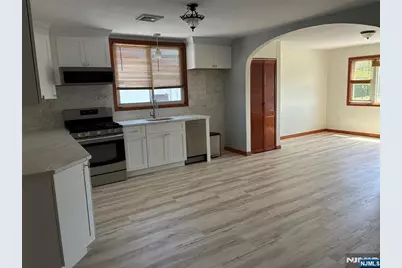 47 Kingsland Avenue 2 #2, Kearny, NJ 07032 - Photo 2