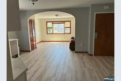47 Kingsland Avenue 2 #2, Kearny, NJ 07032 - Photo 6