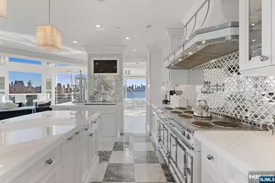 600 Harbor Boulevard 1079-81 #1079-81, Weehawken, NJ 07086 - Photo 18
