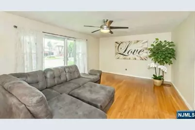 84 Locust Avenue 1 #1, Wallington, NJ 07057 - Photo 4