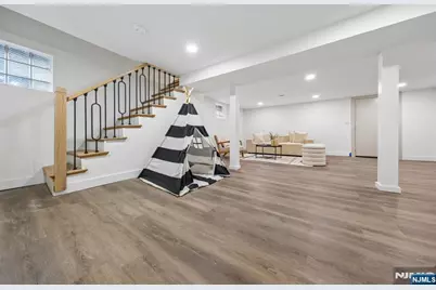 210 Paterson Avenue, Hasbrouck Heights, NJ 07604 - Photo 32