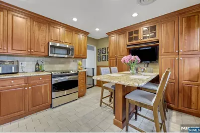 167 Paterson Avenue, Hasbrouck Heights, NJ 07604 - Photo 16