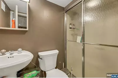167 Paterson Avenue, Hasbrouck Heights, NJ 07604 - Photo 22