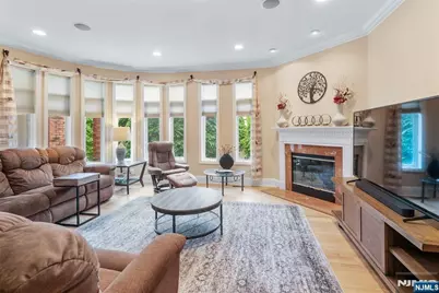 103 Hudson Cove, Edgewater, NJ 07020 - Photo 4