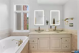 103 Hudson Cove, Edgewater, NJ 07020 - Photo 30