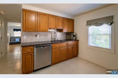 39 Lawrence Avenue, Lodi, NJ 07644 - Photo 14