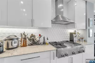 314 The Promenade, Edgewater, NJ 07020 - Photo 4