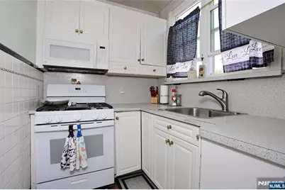 77 Columbus Avenue, Garfield, NJ 07026 - Photo 8