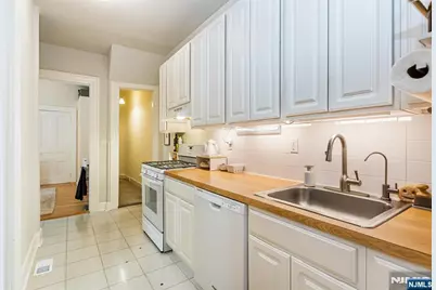 92 Midland A #A, Montclair, NJ 07042 - Photo 20