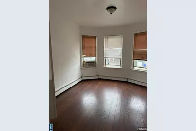 103-105 Devon 1R #1R, Kearny, NJ 07032 - Photo 2