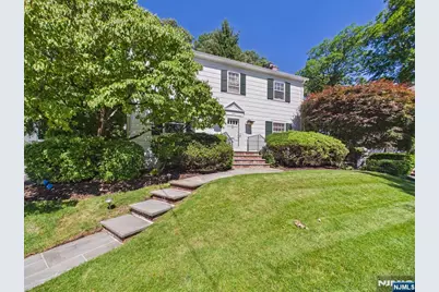 318 Beechwood Road, Ridgewood, NJ 07450 - Photo 2