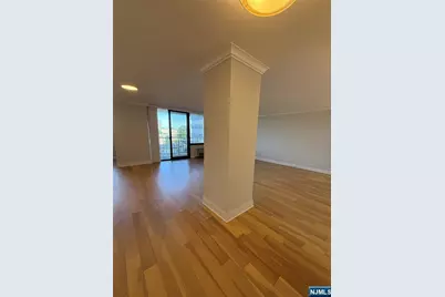 300 Winston 418 #418, Cliffside Park, NJ 07010 - Photo 2