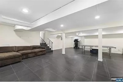 585 W Englewood Avenue, Teaneck Township, NJ 07666 - Photo 20