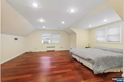 585 W Englewood Avenue, Teaneck Township, NJ 07666 - Photo 16