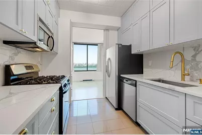 9060 Palisade Avenue 404 #404, North Bergen, NJ 07047 - Photo 6