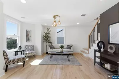 304 Delawanna Avenue 2 #2, Clifton, NJ 07014 - Photo 4