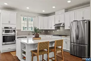 65 Landmark Ln 905, Fair Lawn, NJ 07410 - Photo 8