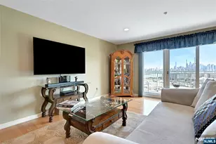 45 Legend Hills Dr, Edgewater, NJ 07020 - Photo 4