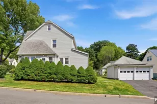 88 Lindbergh Blvd, Teaneck Township, NJ 07666 - Photo 4