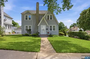 88 Lindbergh Blvd, Teaneck Township, NJ 07666 - Photo 2