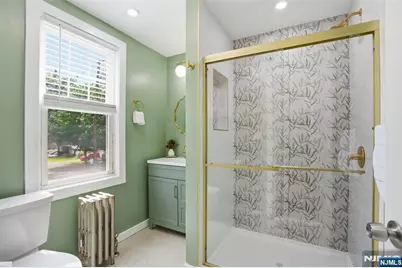 88 Lindbergh Boulevard, Teaneck Township, NJ 07666 - Photo 18