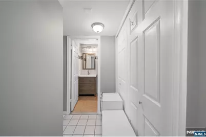 503 Hancock Court M503 #M503, Edgewater, NJ 07020 - Photo 10