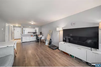 503 Hancock Court M503 #M503, Edgewater, NJ 07020 - Photo 8