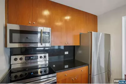 3110 City City Place, Edgewater, NJ 07020 - Photo 6