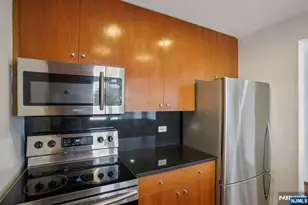3110 City City Pl, Edgewater, NJ 07020 - Photo 6