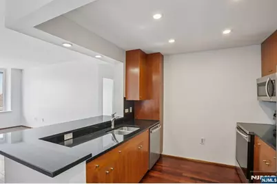 3110 City City Place, Edgewater, NJ 07020 - Photo 8