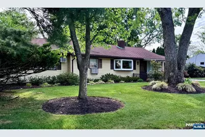14 Berwick Way, Piscataway Township, NJ 08854 - Photo 2