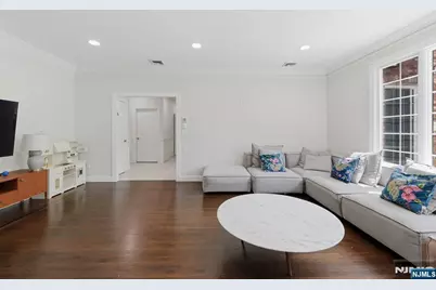 70 McElroy Avenue, Fort Lee, NJ 07024 - Photo 24