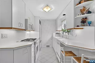 179 E Main St, Bergenfield, NJ 07621 - Photo 10