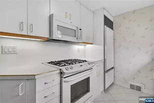 179 E Main St, Bergenfield, NJ 07621 - Photo 12