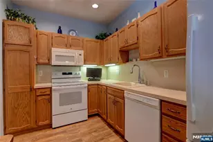 2 Richmond Road 312, West Milford, NJ 07480 - Photo 10