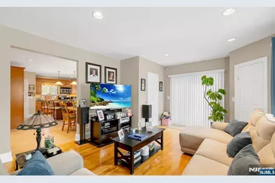 395 Wood Ridge Avenue, Wood Ridge, NJ 07075 - Photo 18