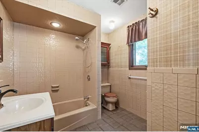 35 Lindley Avenue, Tenafly, NJ 07670 - Photo 14