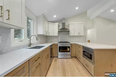 282 Spring Valley Road, Park Ridge, NJ 07656 - Photo 14