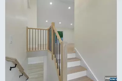 282 Spring Valley Road, Park Ridge, NJ 07656 - Photo 6