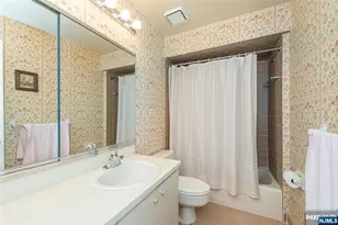 1 Birdseye Cir, Wayne, NJ 07470 - Photo 18