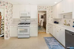 26 Crest View Hill Rd, Livingston, NJ 07039 - Photo 12