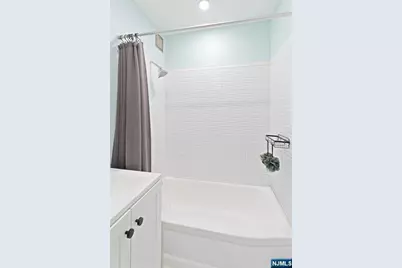25 Grand Avenue 1E #1E, Hackensack, NJ 07601 - Photo 14