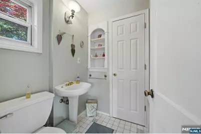 716 Colonial Road, Franklin Lakes, NJ 07417 - Photo 12