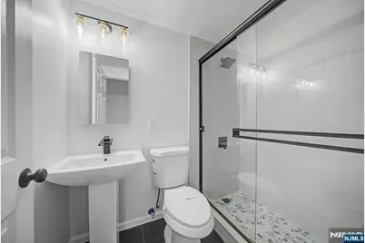 433 Louisa Avenue, Wyckoff Township, NJ 07481 - Photo 22