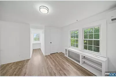 433 Louisa Avenue, Wyckoff Township, NJ 07481 - Photo 16