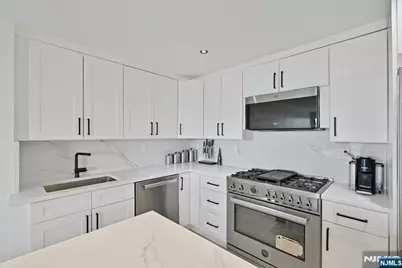 6040 Boulevard East 31E #31E, West New York, NJ 07093 - Photo 12